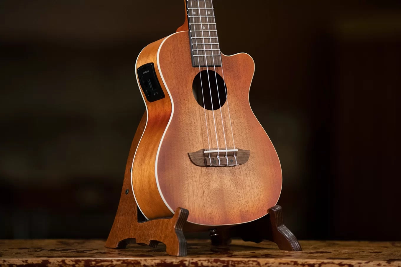 Укулеле зі звукознімачем Ortega Earth RUDAWN-CE Concert Ukulele Okoume Preamp Dawn Sunburst